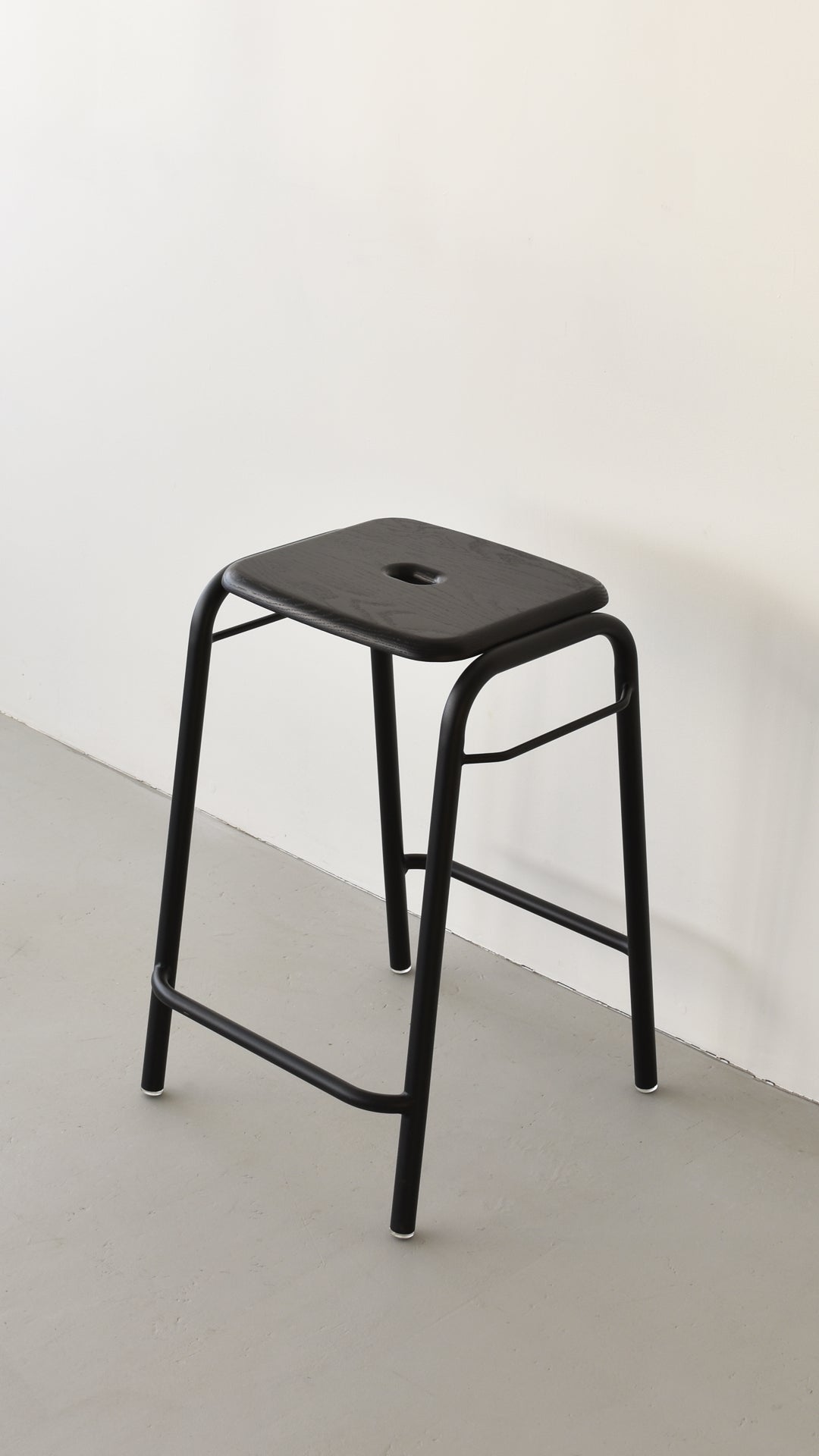 HECTIC 24" COUNTER STOOL